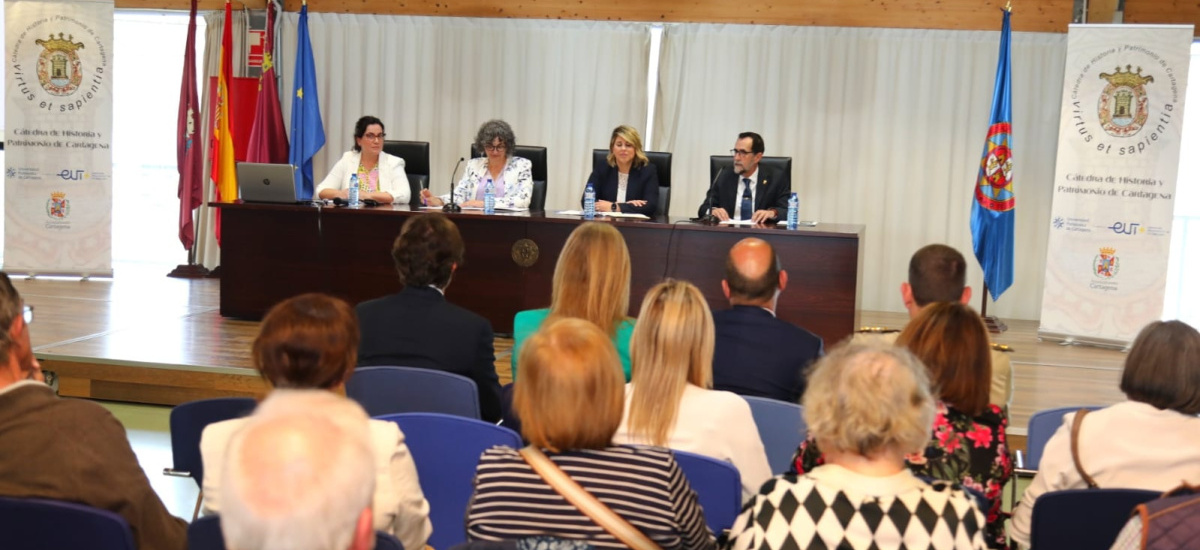 Foto: La conferencia magistral sobre las primeras actuaciones del Tribunal de la Inquisici&oacut